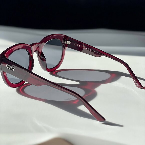 QUAY AUSTRALIA “If Only” Round Sunglasses (Red/Smoke) – NWOT main image 6